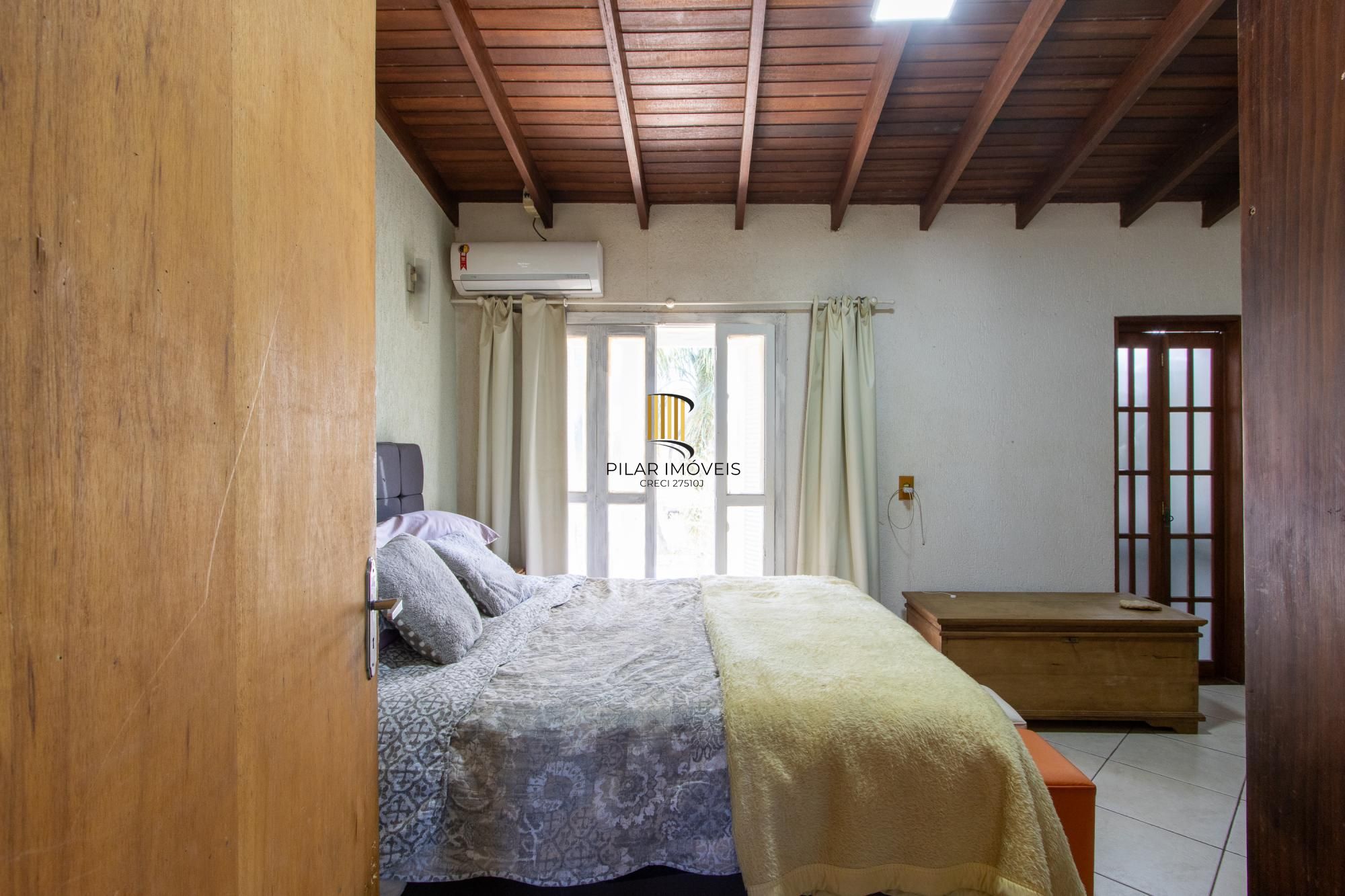 Sobrado amplo 4 dormitórios com piscina e casa extra no mesmo terreno – Hípica