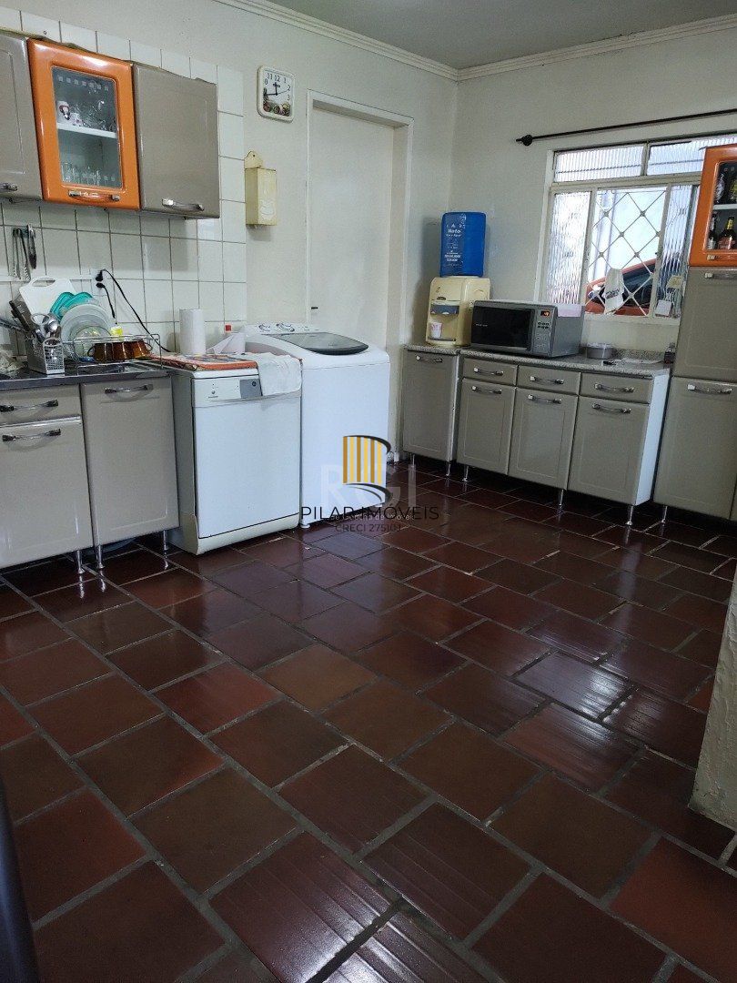 Casa 3 dormitórios no bairro Partenon