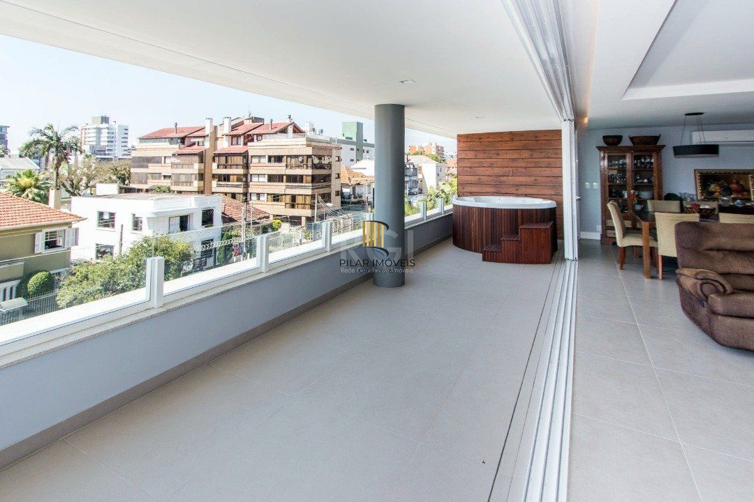 Cobertura para Venda - 230.43m², 3 dormitórios, sendo 3 suites, 2 vagas - Menino Deus