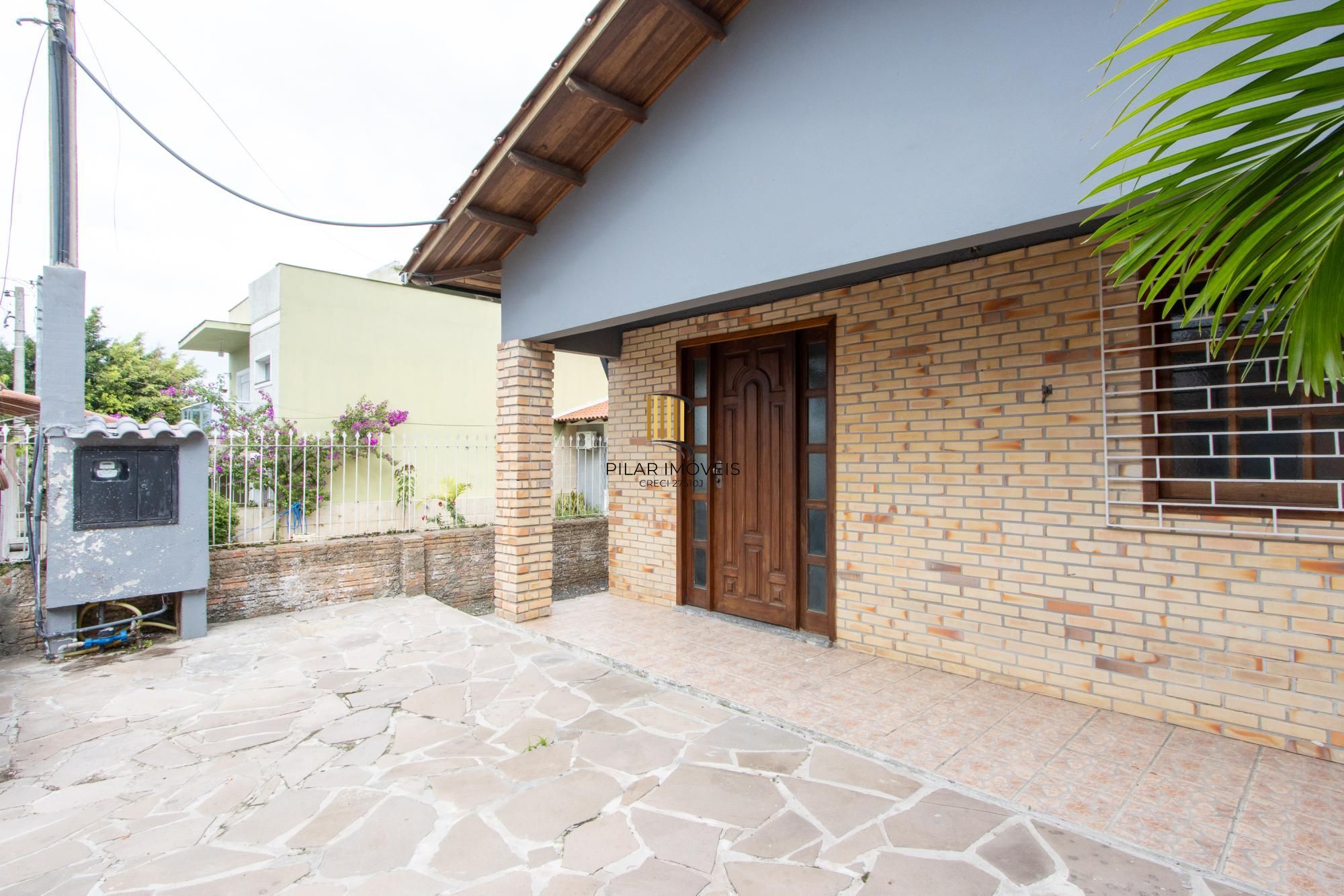 Casa para Venda - 235m², 2 dormitórios, 4 vagas - Cavalhada