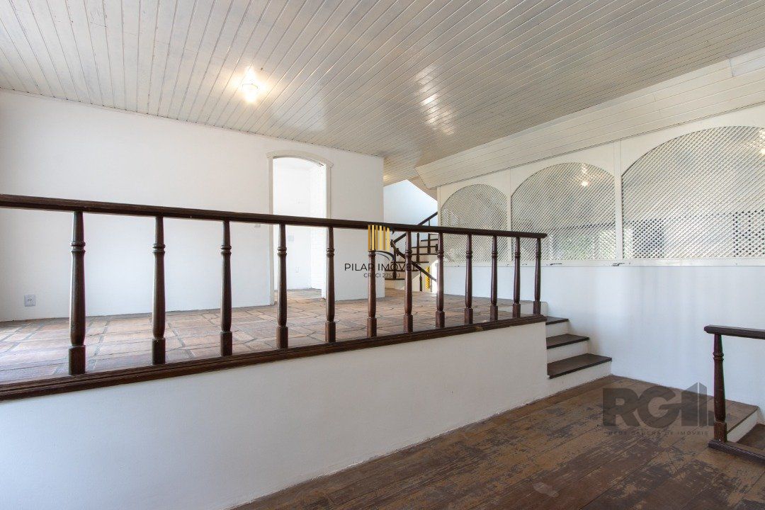 Casa para Venda - 337m², 3 dormitórios, sendo 1 suites, 3 vagas - Cristal