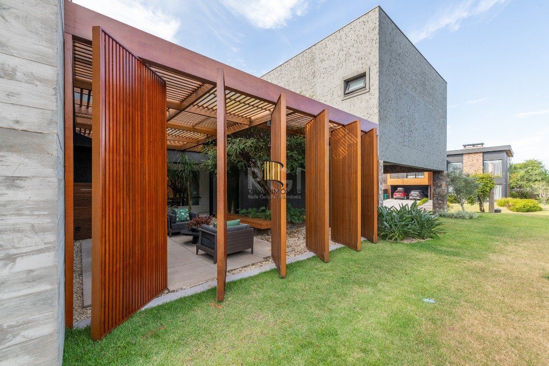 Casa de Condomínio 5 dormitórios no bairro Belém Novo