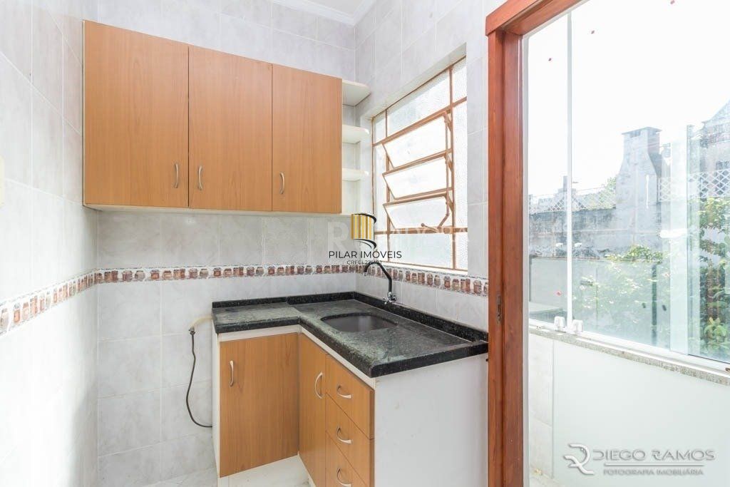 1 dormitório, 46m² de área privativa - Bairro Azenha