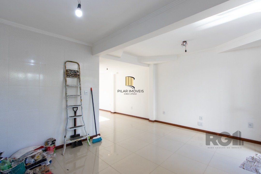 Casa para Venda - 120m², 3 dormitórios, sendo 1 suites, 1 vaga - Guarujá