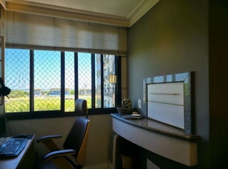 Apartamento  com 2 dormitórios, lavabo, banho social e churrasqueira integrada.