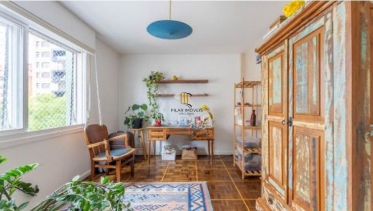 Apartamento amplo e bem localizado no Menino Deus!!