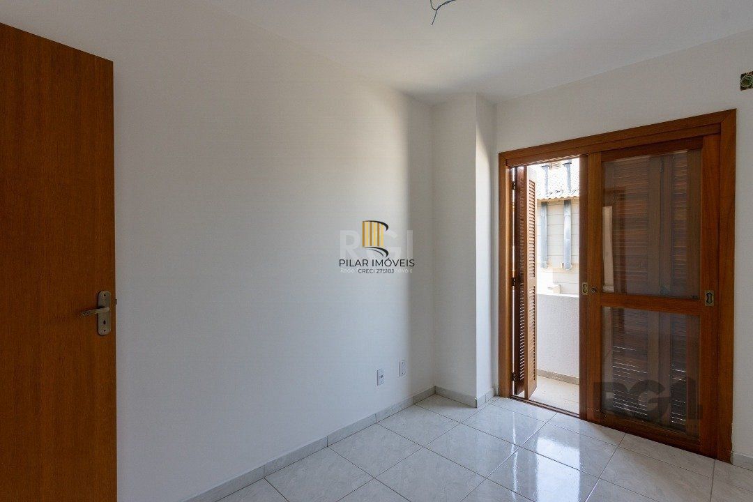 Casa 3 dormitórios no bairro Guarujá