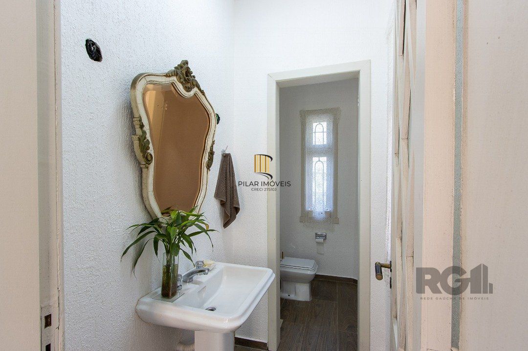Casa 4 dormitórios no bairro Jardim Isabel