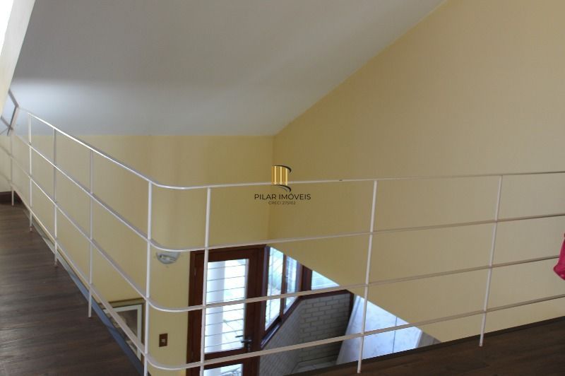 Casa para Venda - 255.68m², 4 dormitórios, sendo 1 suites, 2 vagas - Tristeza