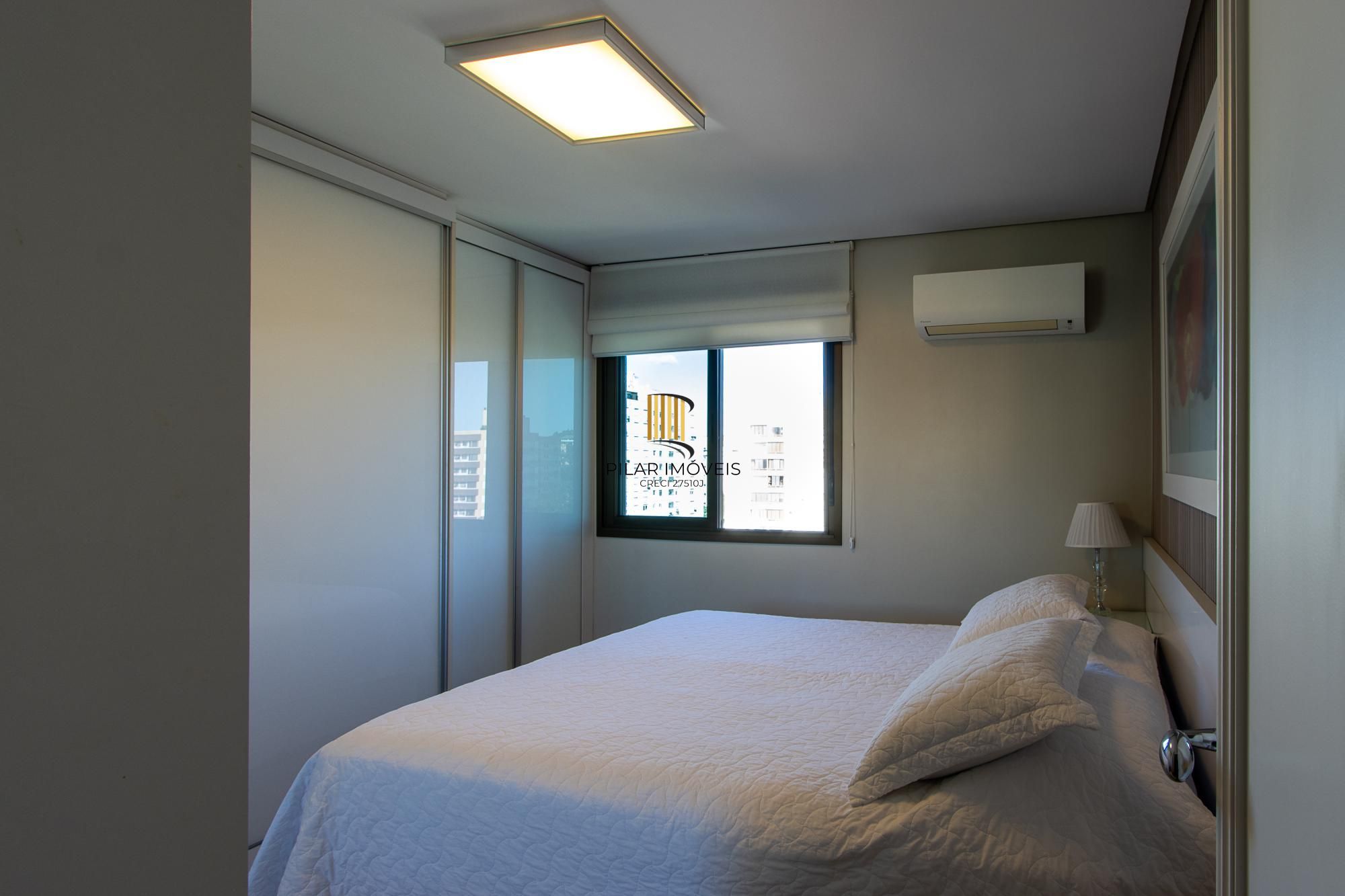 Excelente apartamento de 3 dormitórios, 1 suíte e 2 vagas no bairro Tristeza.