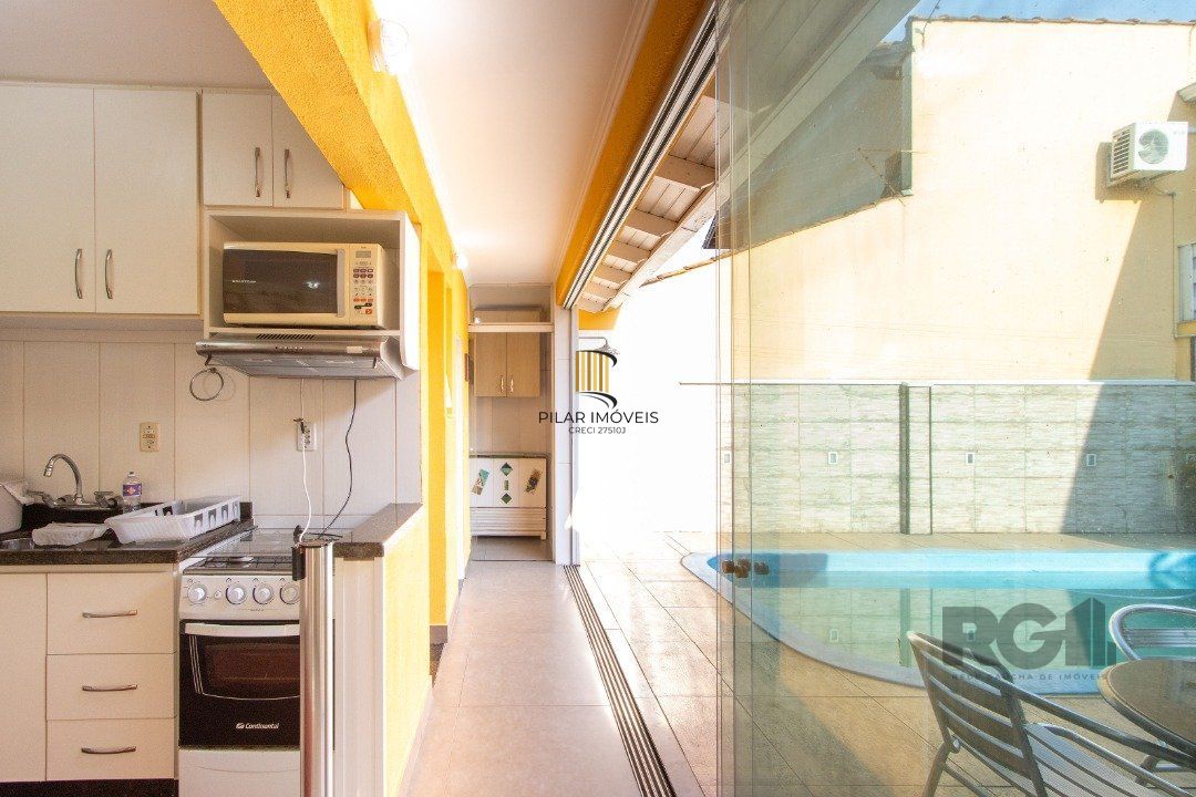Casa para Venda - 254m², 4 dormitórios, sendo 3 suites, 5 vagas - Espirito Santo
