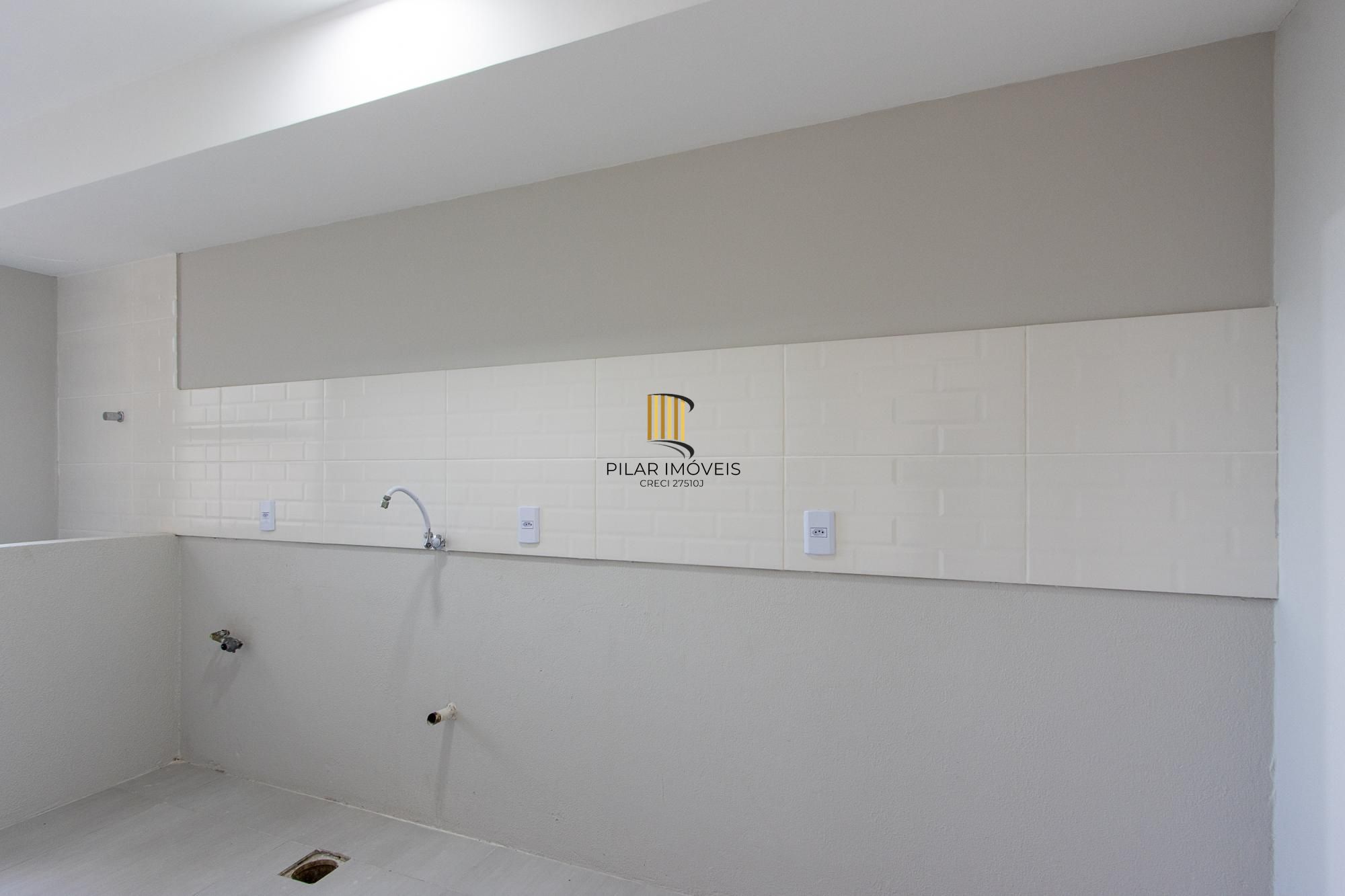 APARTAMENTO 2 DORMITÓRIOS, REFORMADO - BAIRRO TRISTEZA