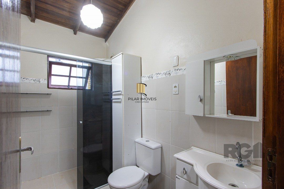 Casa para Venda - 300m², 5 dormitórios, sendo 1 suites, 4 vagas - Portal do Guarujá