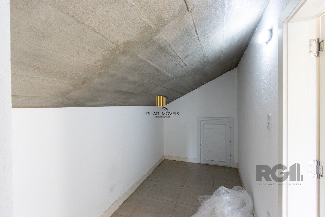 Casa mobiliada no Condomínio Las Rocas com 3 suítes,
