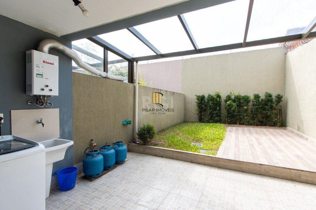 Casa para Venda - 204m², 3 dormitórios, sendo 3 suites, 2 vagas - Espirito Santo