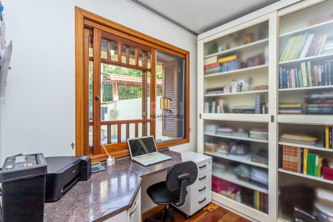Casa 3 dormitórios no bairro Teresópolis