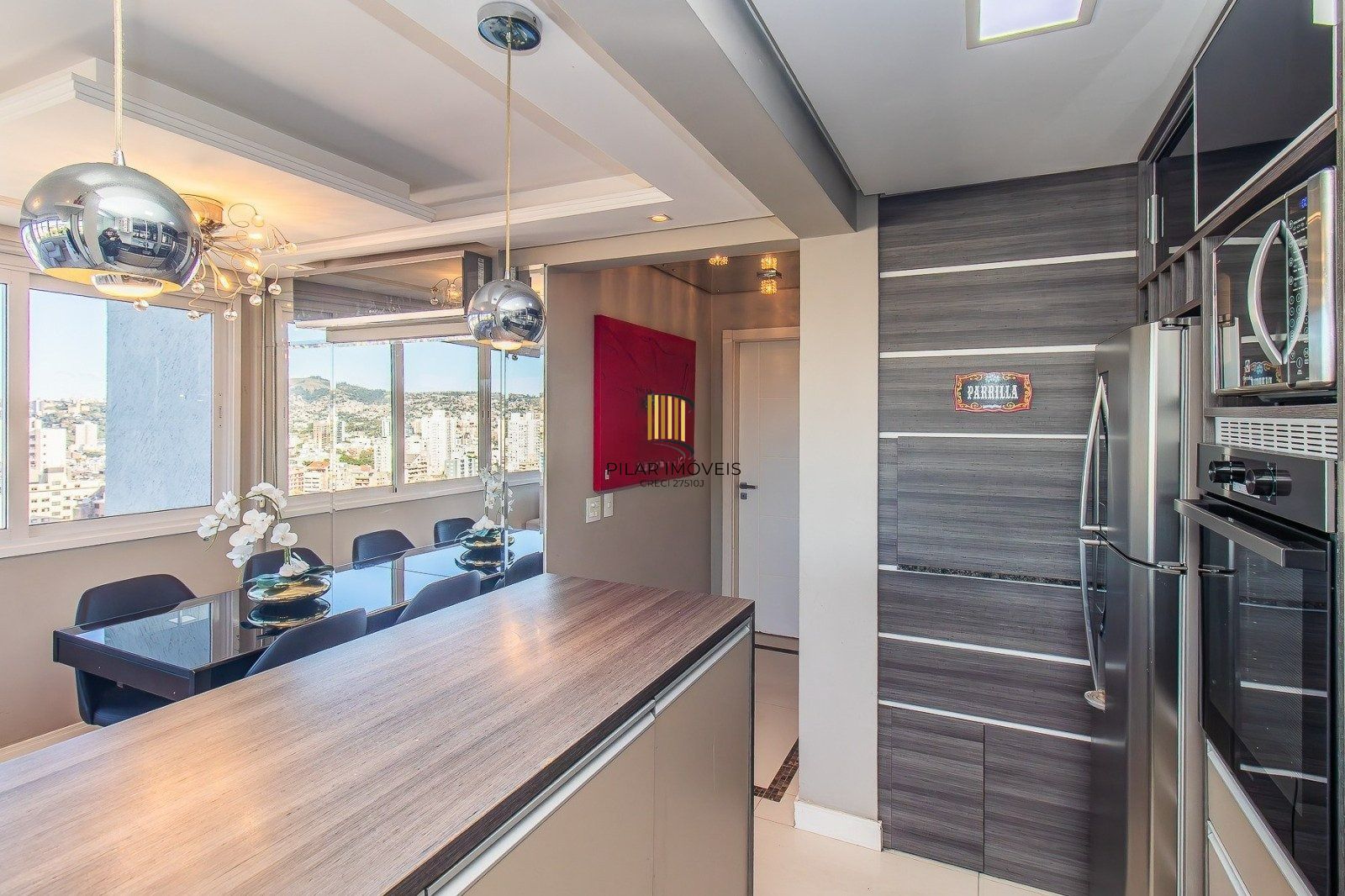 Apartamento de 3 dormitorios 1 suite e 2 vagas no Petrópolis