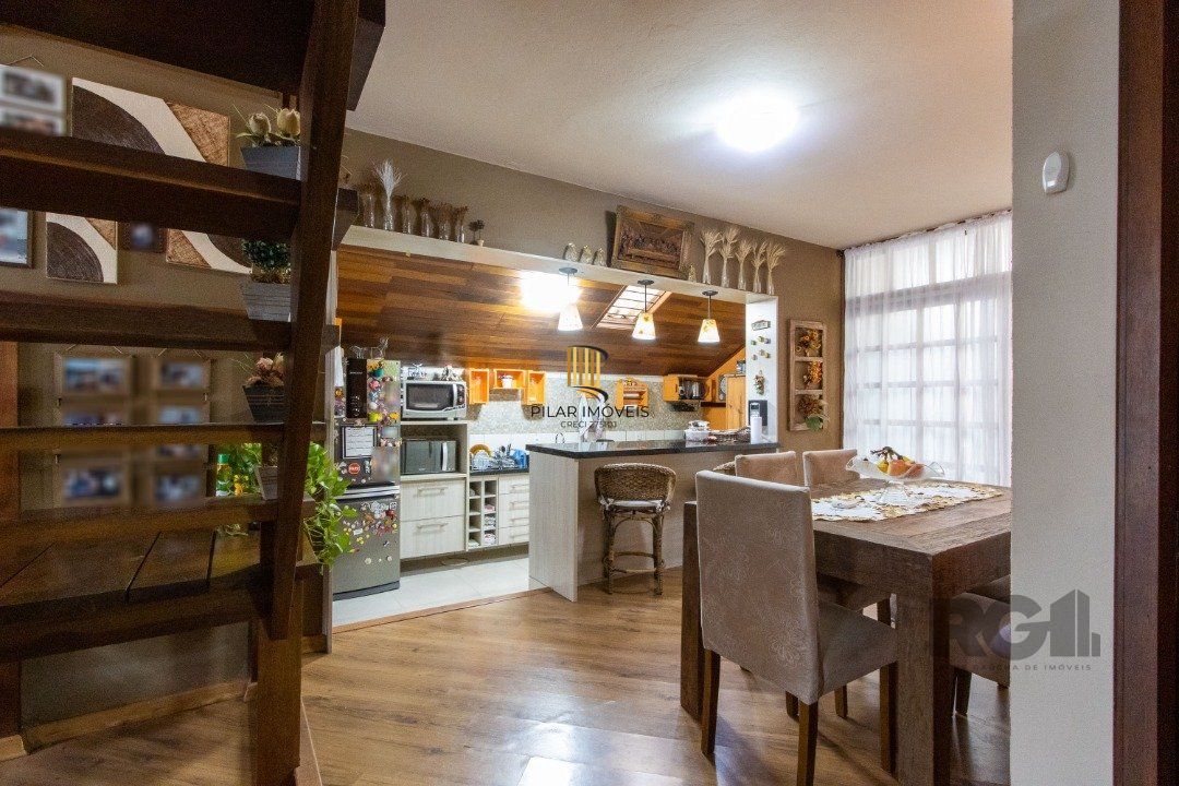 Casa em condomínio, 135m² privativos, 3 quartos, 2 vagas - Bairro Glória