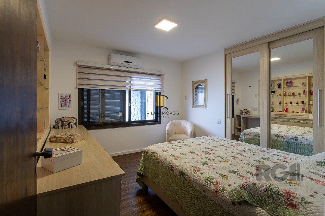 Casa 4 dormitórios no bairro Jardim Isabel