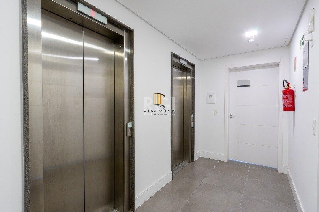 Conjunto/Sala para Venda - 104m², 0 dormitórios, São João