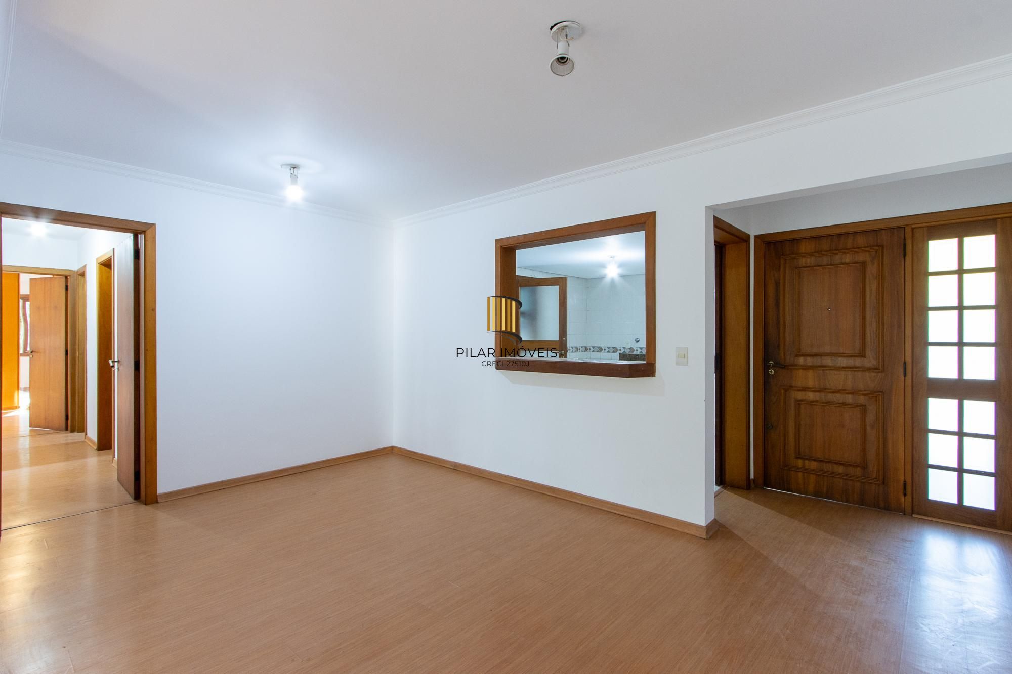 Apartamento bairro Cavalhada com 03 dormitórios, gabinete e 2 vagas 134,35m2 privativos!