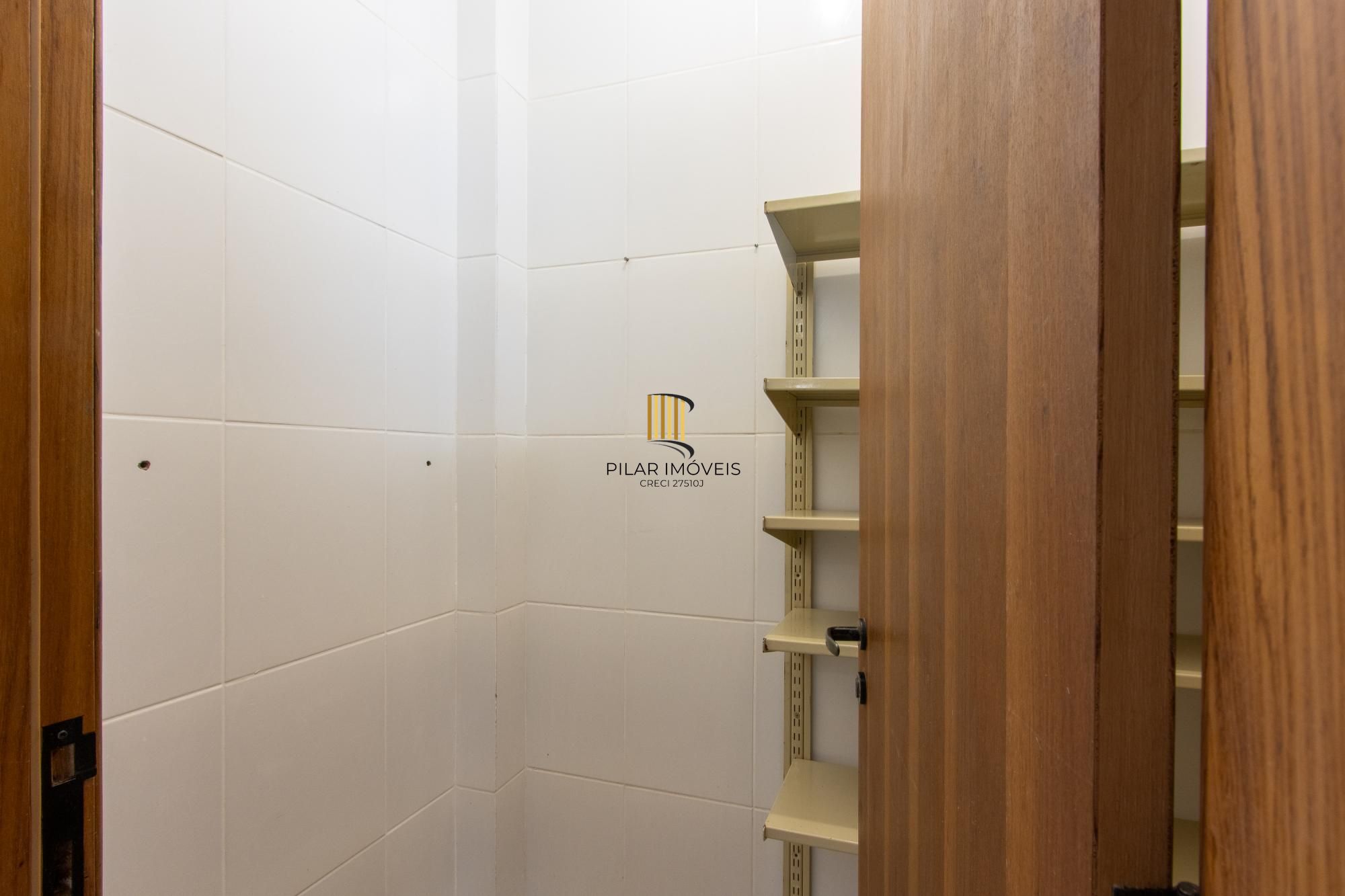 Casa para Venda - 470m², 3 dormitórios, sendo 1 suites, 6 vagas - Nonoai