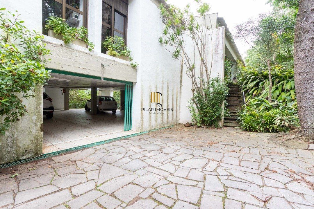 Casa para Venda - 600m², 3 dormitórios, sendo 1 suites, 8 vagas - Vila Assunção