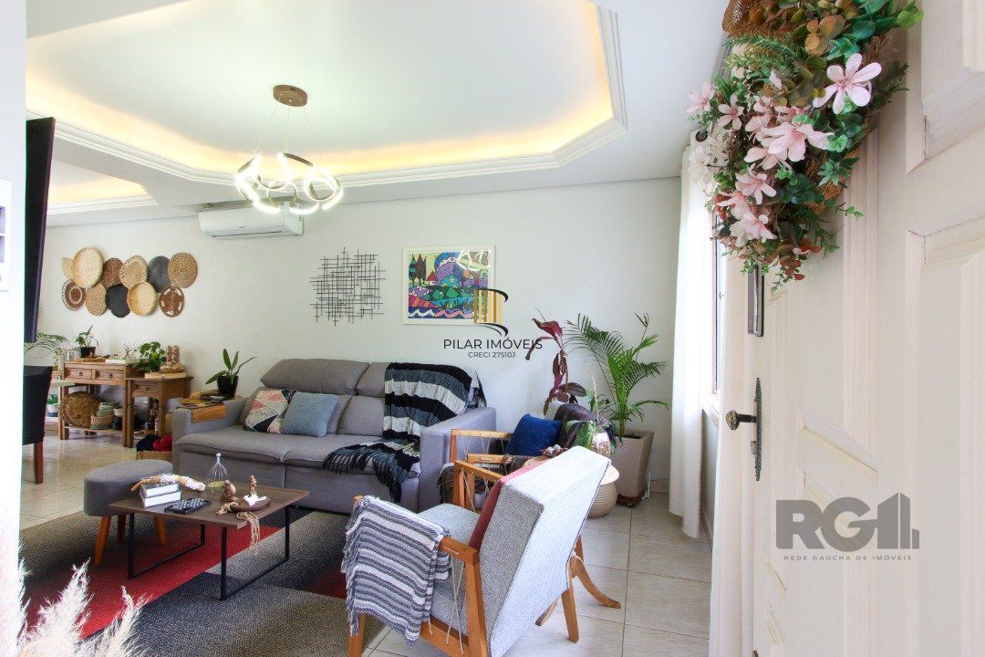 Casa 2 dormitórios no bairro Hípica