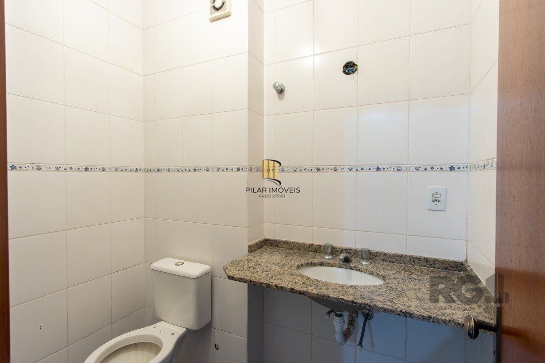 Casa de Condomínio 3 dormitórios no bairro Cavalhada