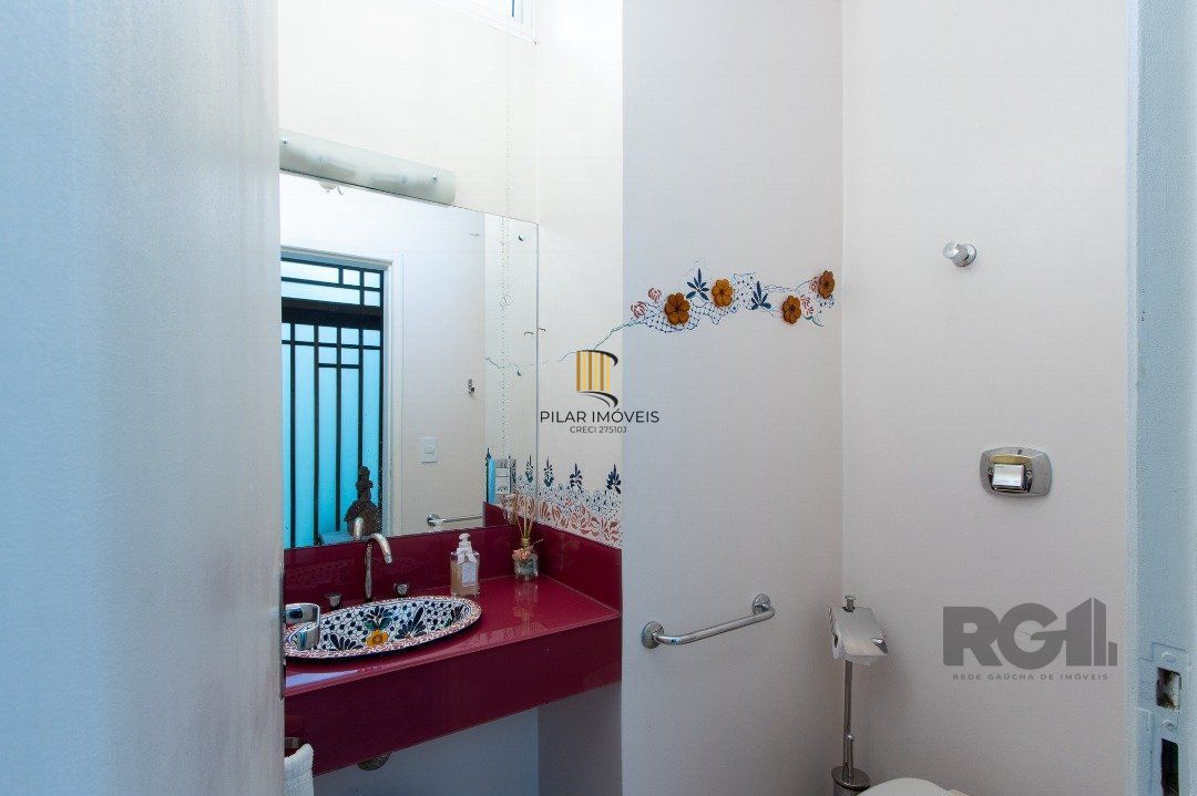 Casa 3 dormitórios no bairro Três Figueiras