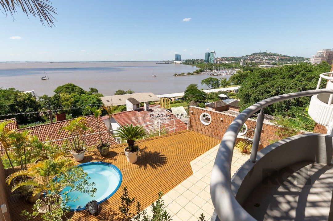 Casa 4 dormitórios no bairro Vila Assunção