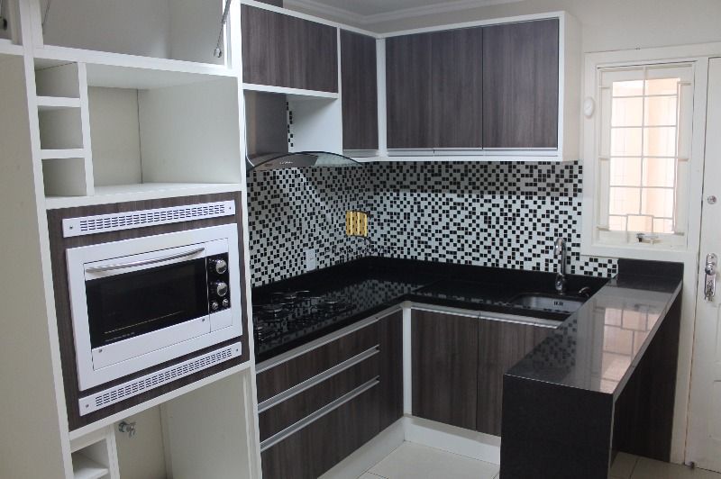 Casa para Venda - 220m², 3 dormitórios, sendo 1 suites, 4 vagas - Ipanema