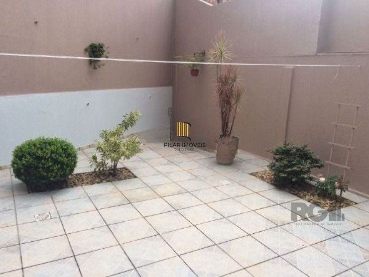 Casa de Condomínio 3 dormitórios no bairro Cavalhada