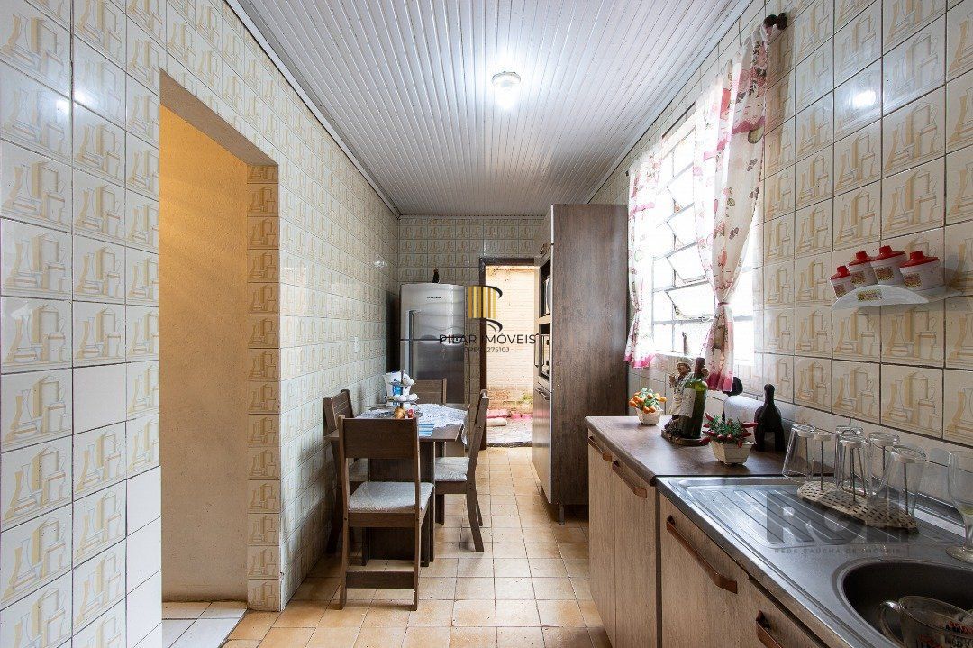 Casa 2 dormitórios no bairro Cristal