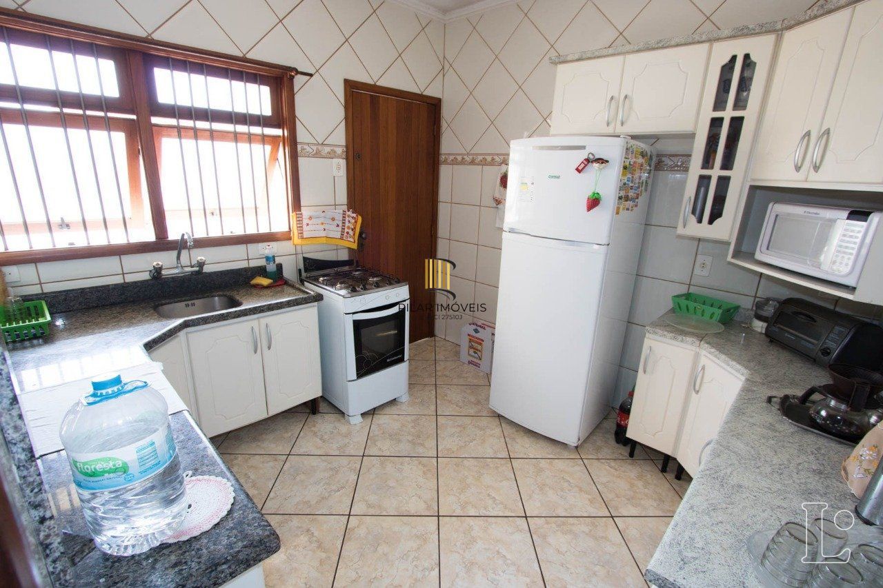 Casa para Venda com 3 dormitórios, sendo 1 suites, e 3 vagas no bairro Imperial Parque