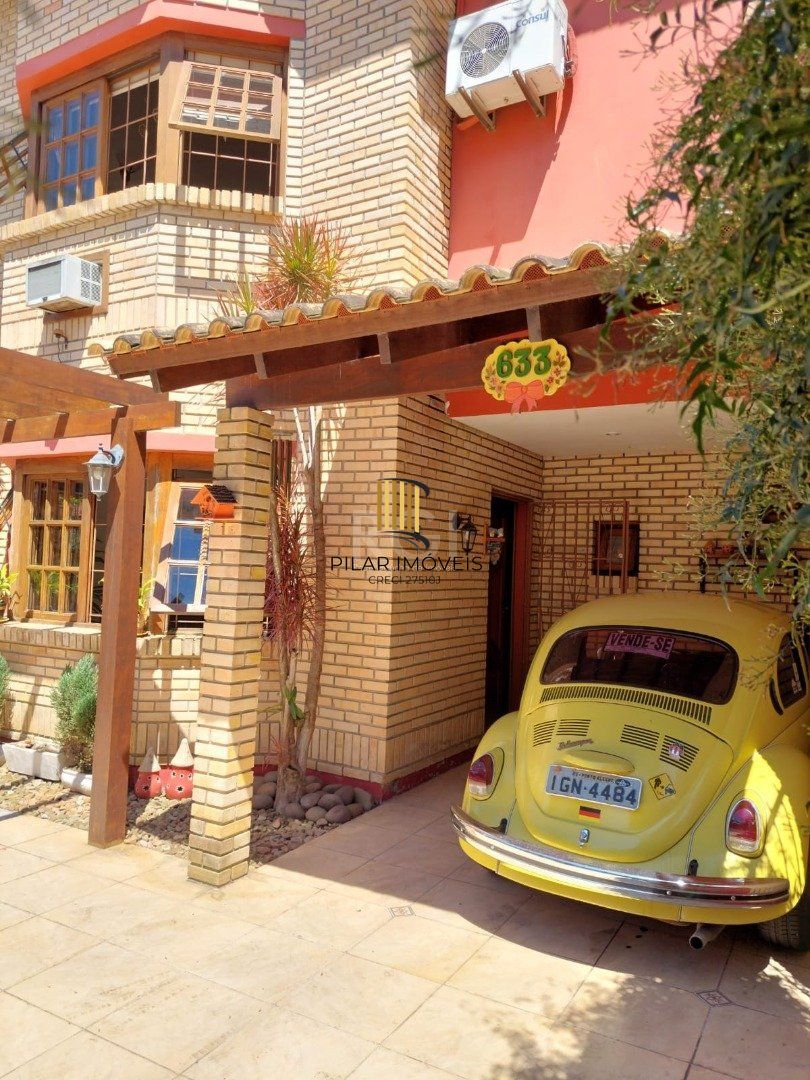 Casa para Venda - 156m², 3 dormitórios, sendo 1 suites, 2 vagas - Guarujá