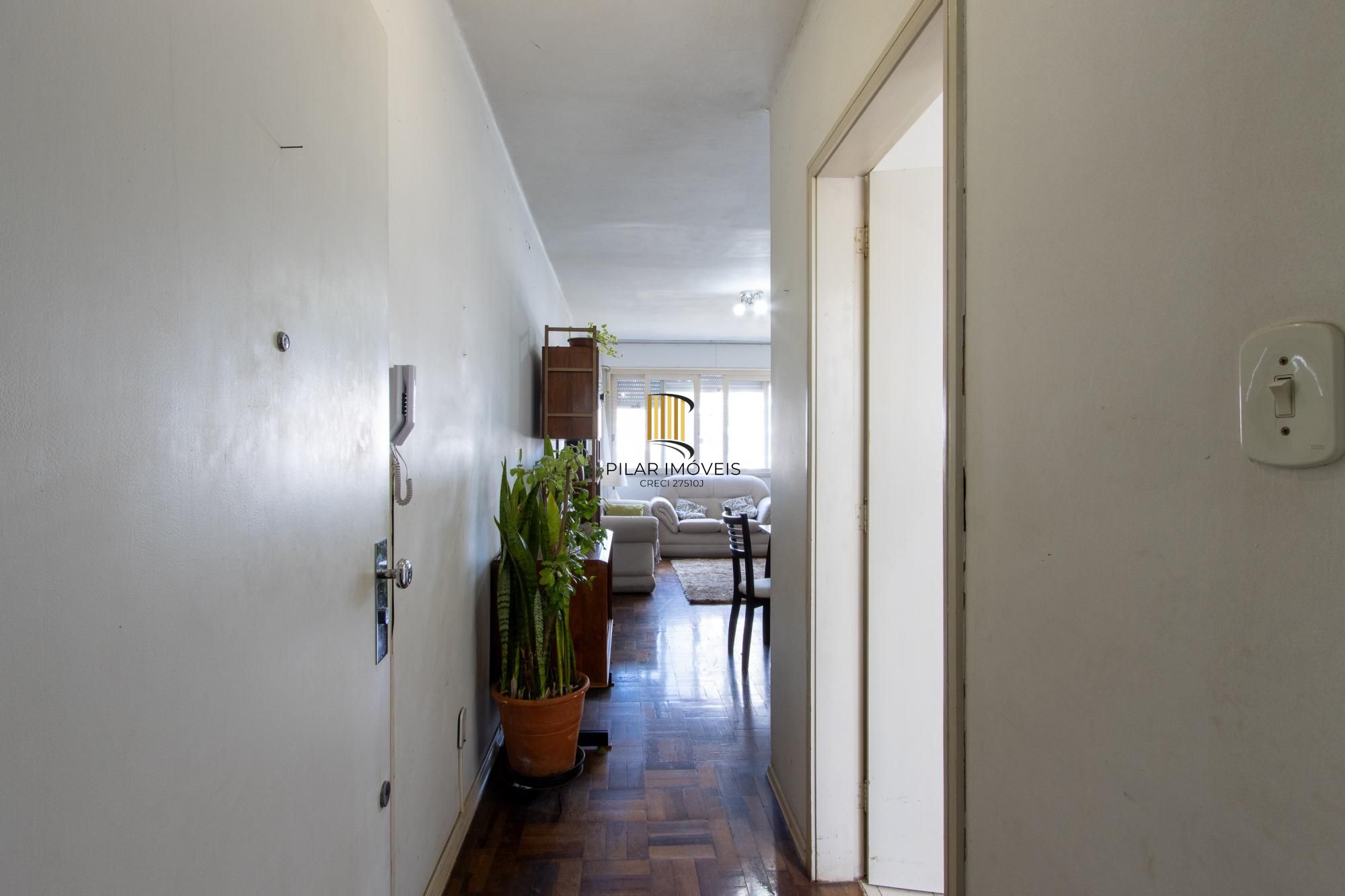 Apartamento de 3 dormitórios com uma vaga de garagem à venda no bairro Menino Deus – Porto Alegre