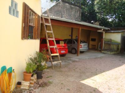 Casa para Venda - 200m², 3 dormitórios, sendo 1 suites, 14 vagas - Cavalhada