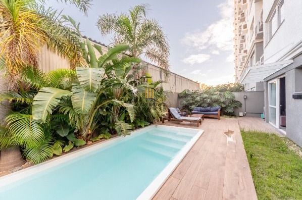Garden com piscina privativa à venda no bairro Glória, com 146m² privativos, 2 dormitórios sendo 1 suíte, 1 vaga de garagem.