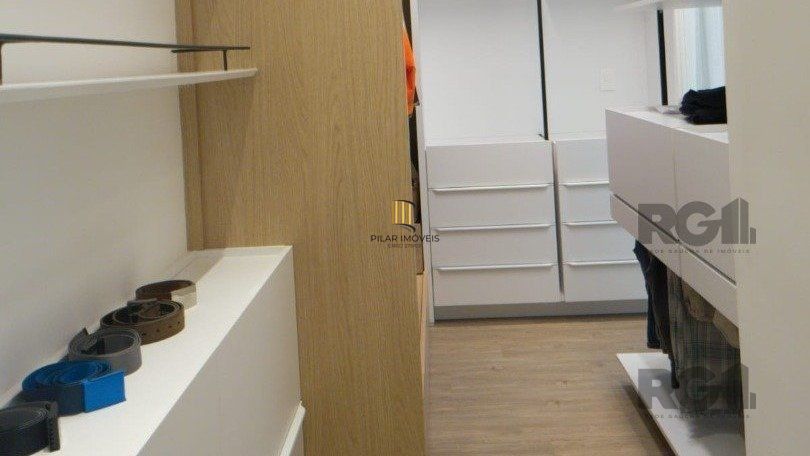 Casa toda térrea  400m2 , 3 suítes