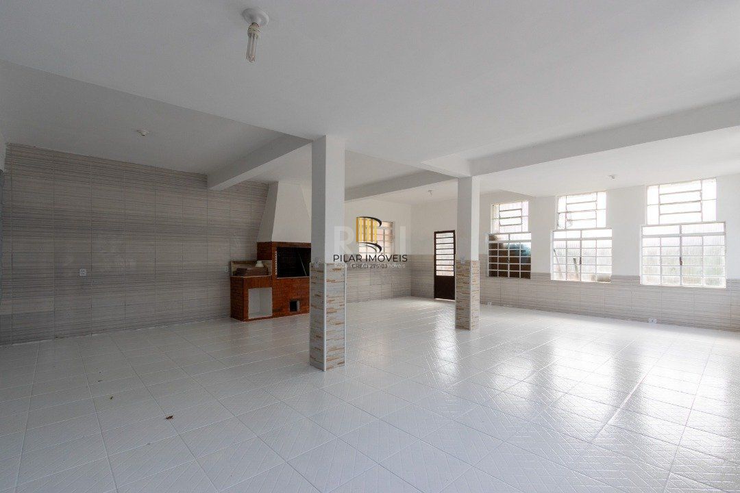 Casa para Venda - 454.7m², 5 dormitórios, sendo 1 suites, 8 vagas - Teresópolis