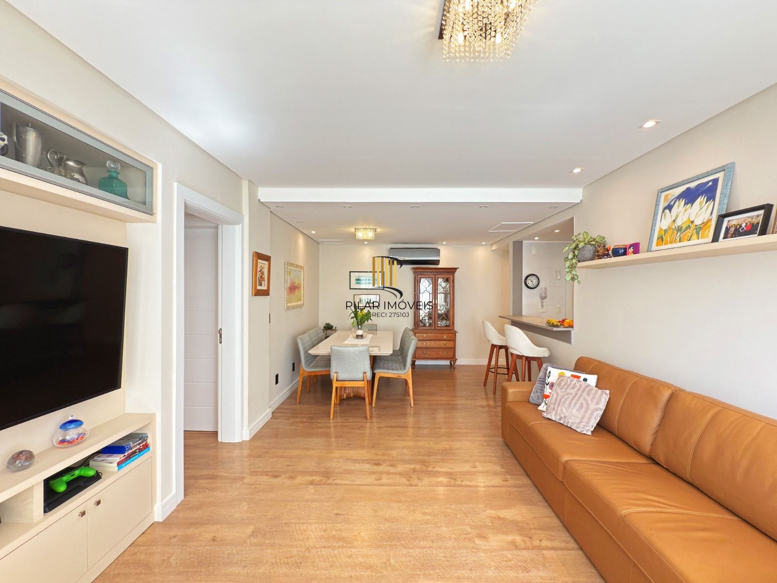 Excelente apartamento de 3 dormitórios, 1 suíte e 2 vagas de garagem.