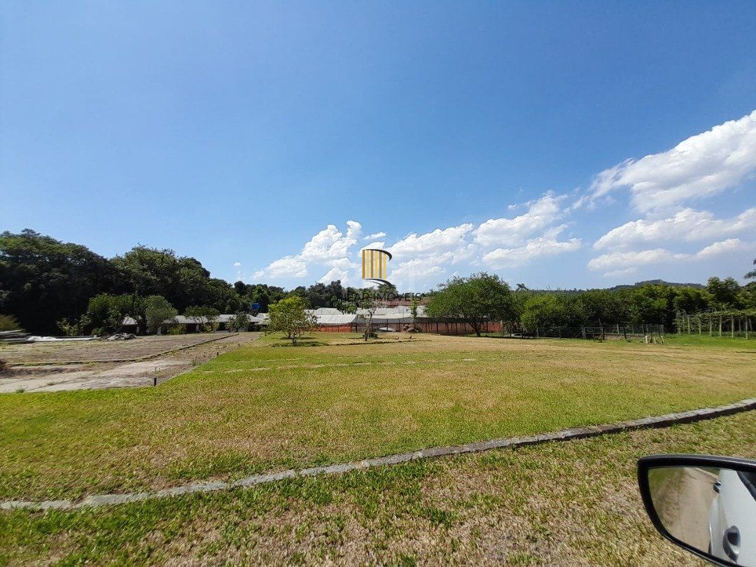 SÍTIO DENTRO DE PORTO ALEGRE 6.629,10 metros quadrados de área no bairro Campo Novo.