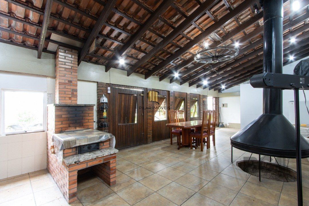 Casa para Venda - 440m², 3 dormitórios, sendo 1 suites, 2 vagas - Santa Tereza