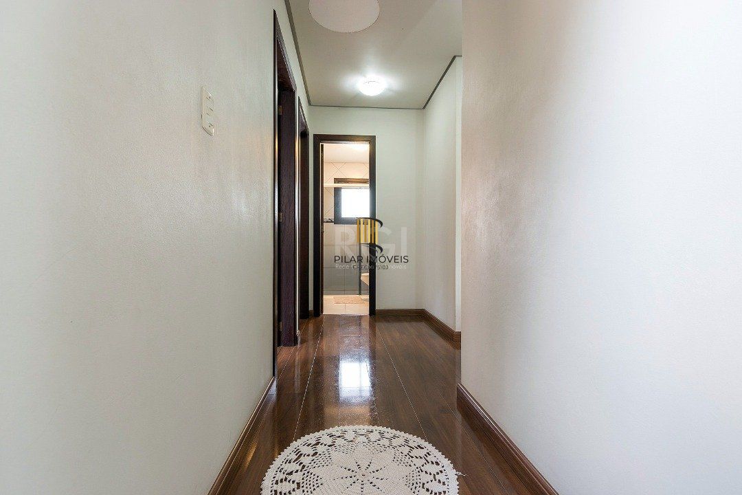 Casa de Condomínio 3 dormitórios no bairro Hípica