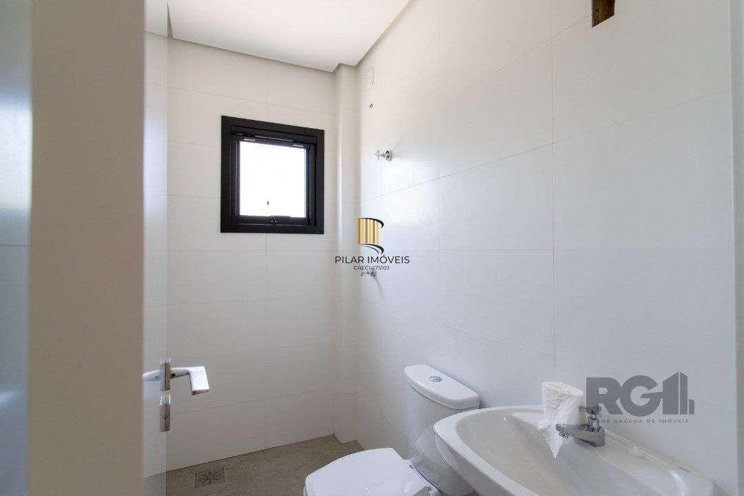A Casa Le Mans, uma residência térrea de esquina com 389,48m2 de área coberta