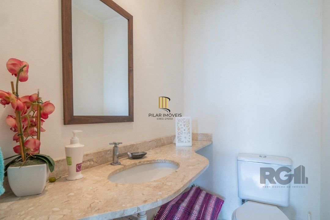 Cobertura Horizontal,  3 quartos, 1 suite, piscina, condominio com infra, 2 vagas - Bairro Tristeza