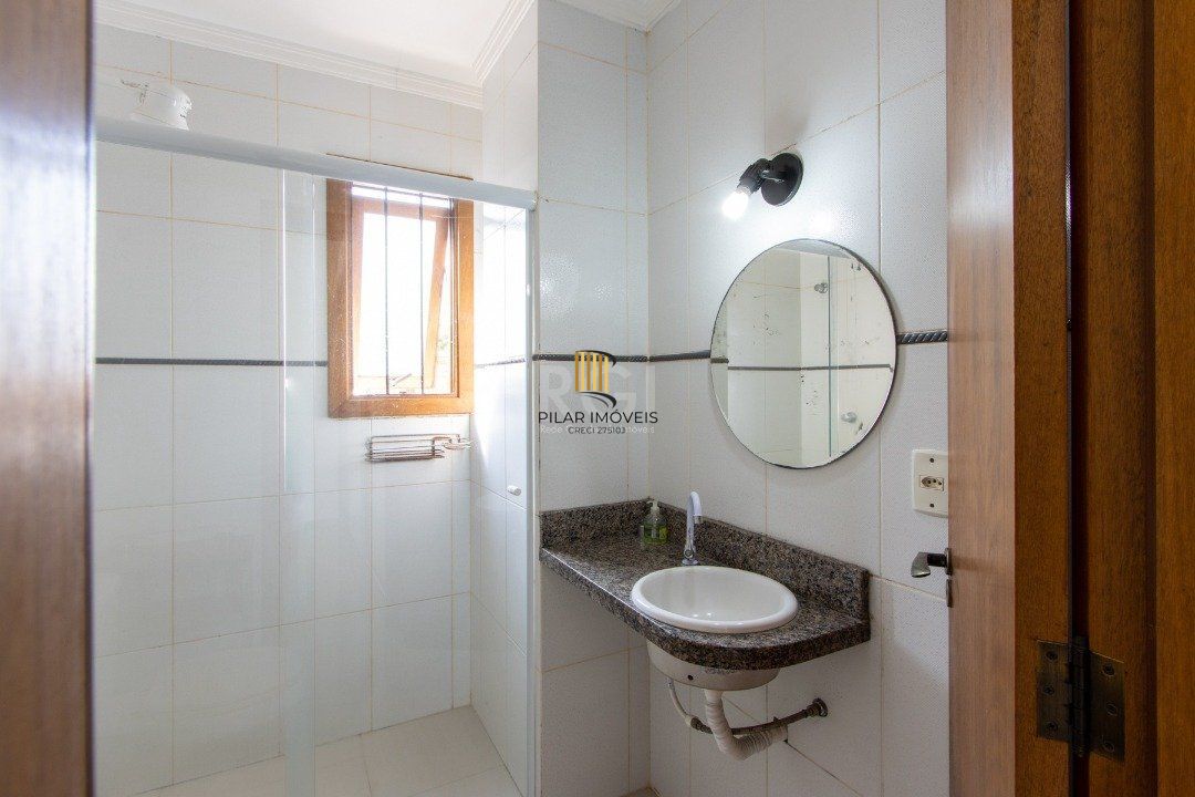 Casa para Venda - 204m², 3 dormitórios, sendo 3 suites, 2 vagas - Espirito Santo