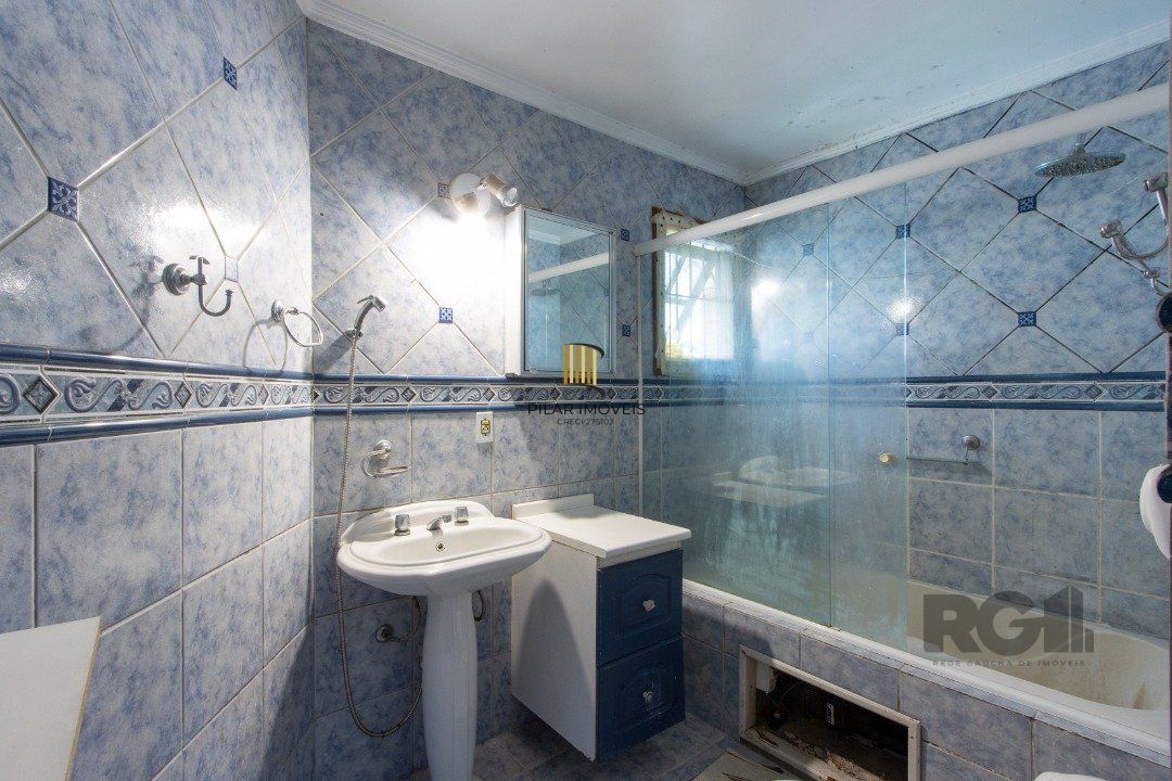Casa 5 dormitórios no bairro Nonoai