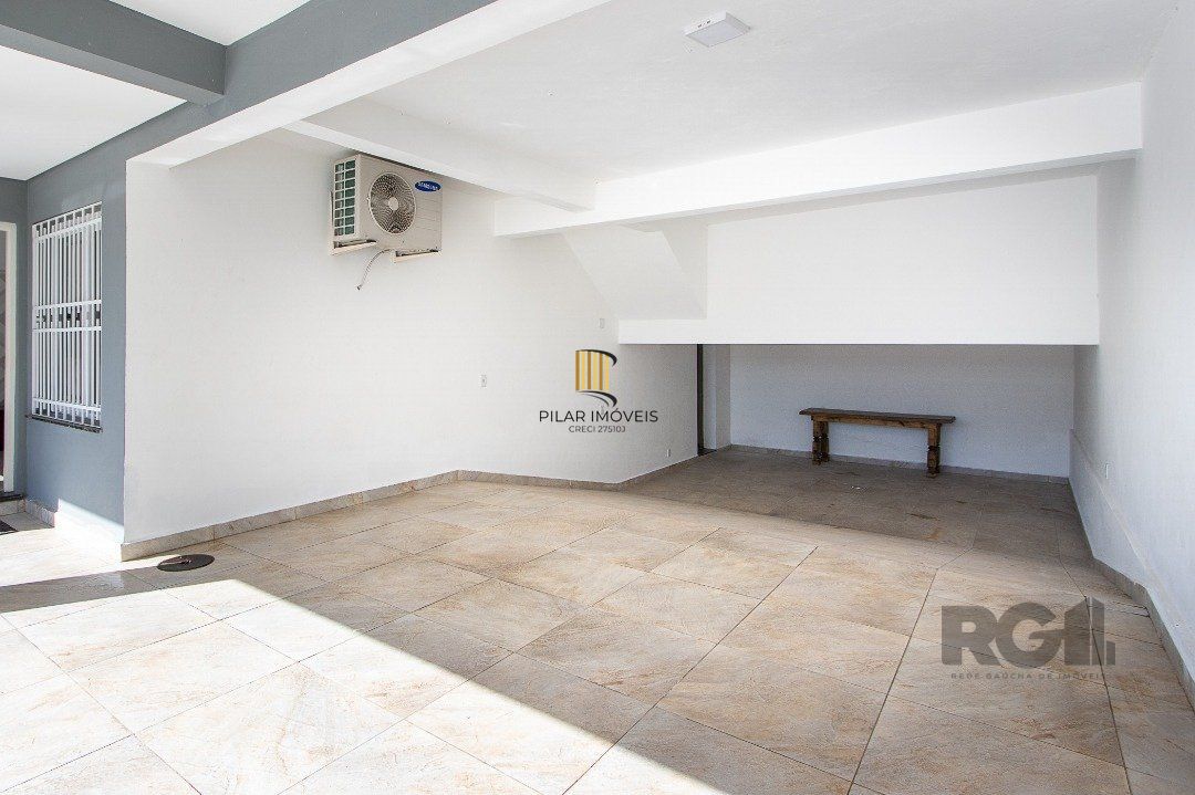 Casa 4 dormitórios no bairro Nonoai